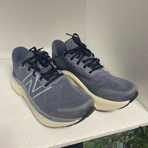 New Balance Men's grey Athletic Shoes